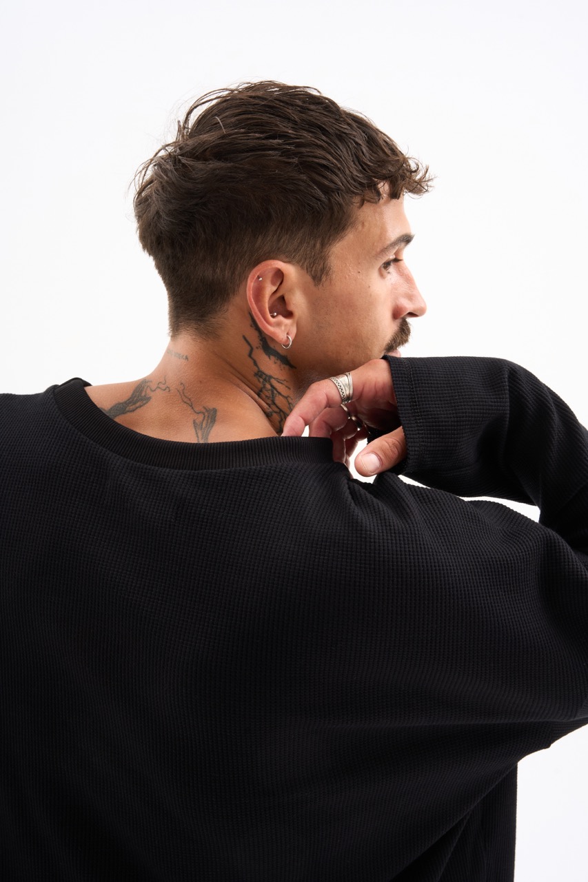 RAW EDGE WAFFLE KNIT / BLACK - Image 6